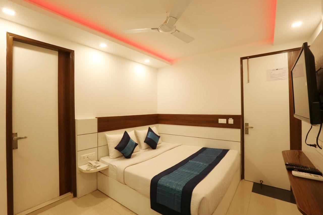 Hotel Ark Wood At Airport 新德里 外观 照片