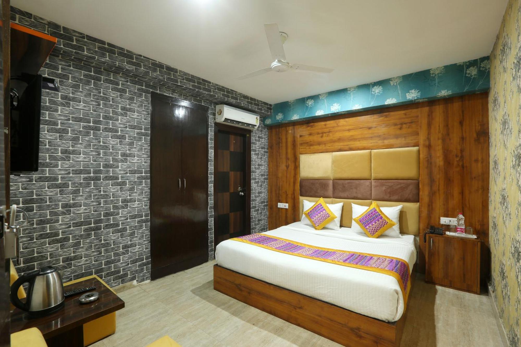 Hotel Ark Wood At Airport 新德里 外观 照片