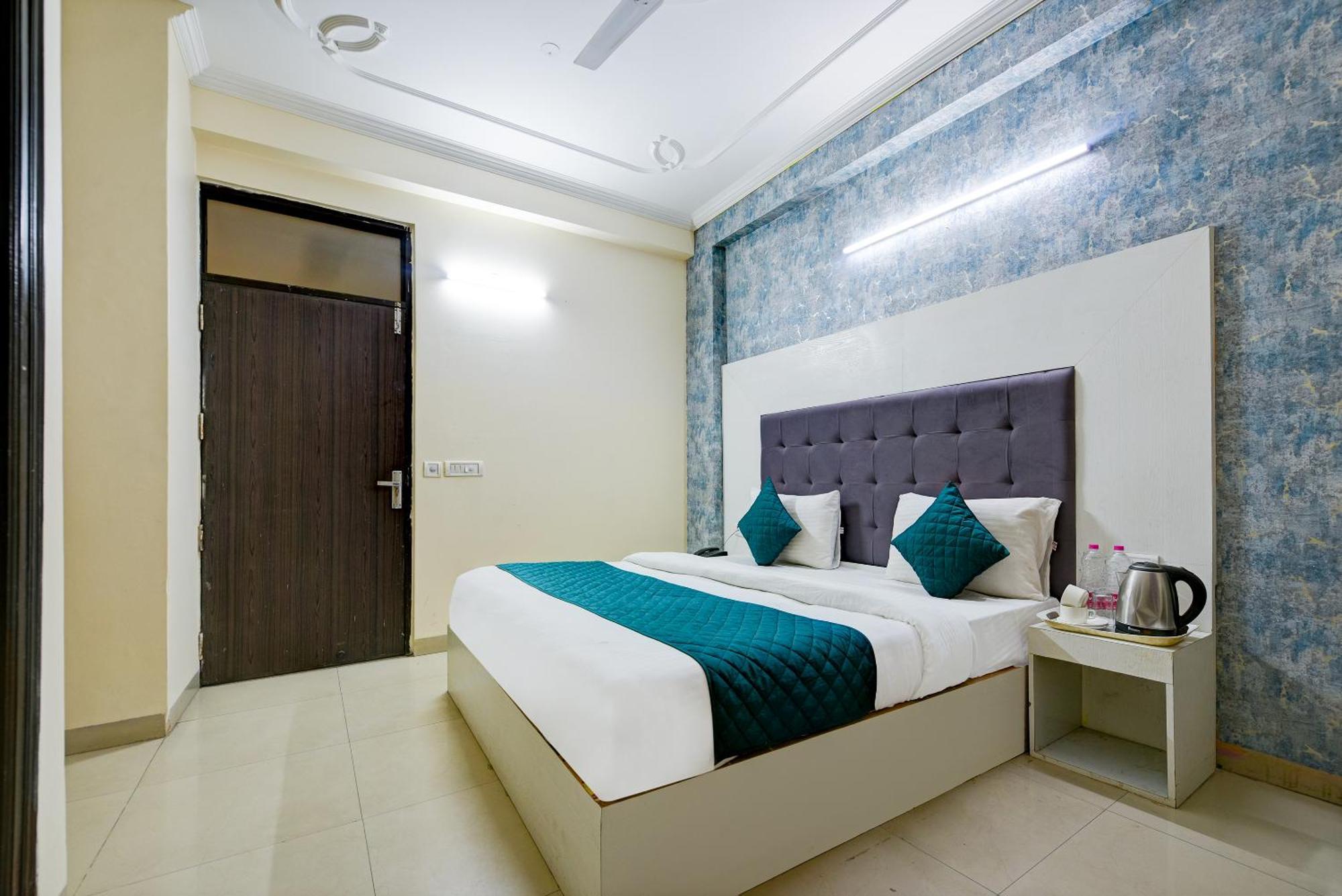 Hotel Ark Wood At Airport 新德里 外观 照片